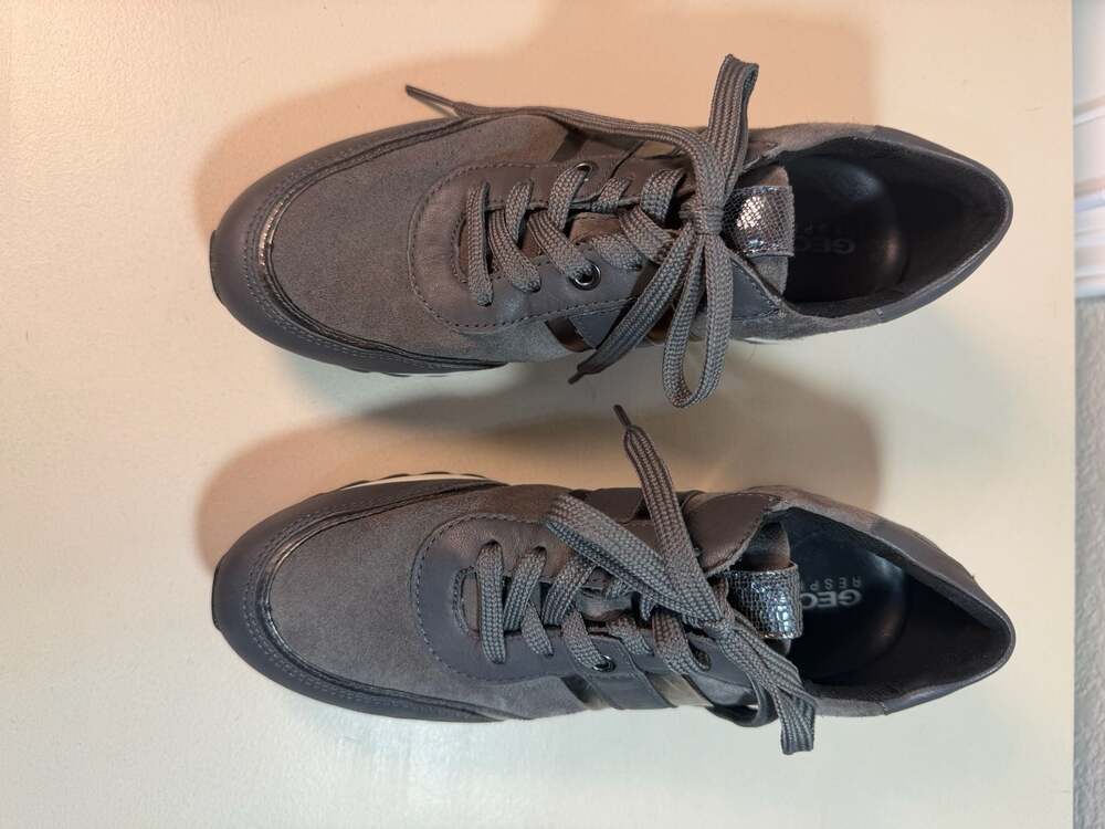 Geox Respira Women's Gray Suede and Metallic Sneakers Size 7 US